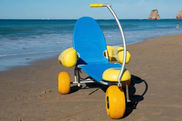 Fauteuil d’accès à la plage