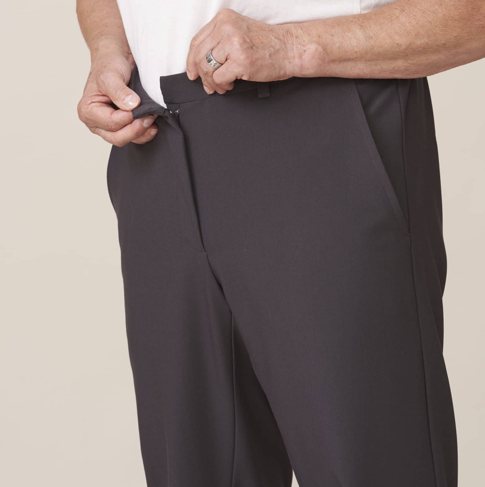 Pantalon avec fermeture adapté (magnétique)