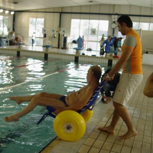 Fauteuil d'accès à la piscine